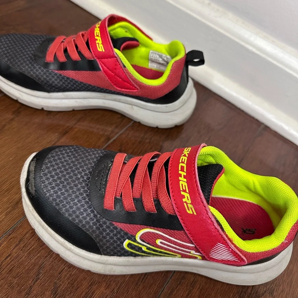 Skechers vibrant sneakers